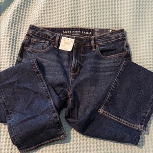 NWT size 8 American Eagle dark wash skinny jeans